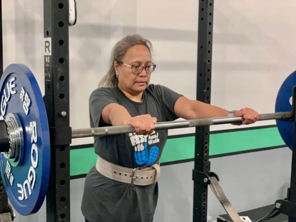 Ruth Yturralde preparing to squat